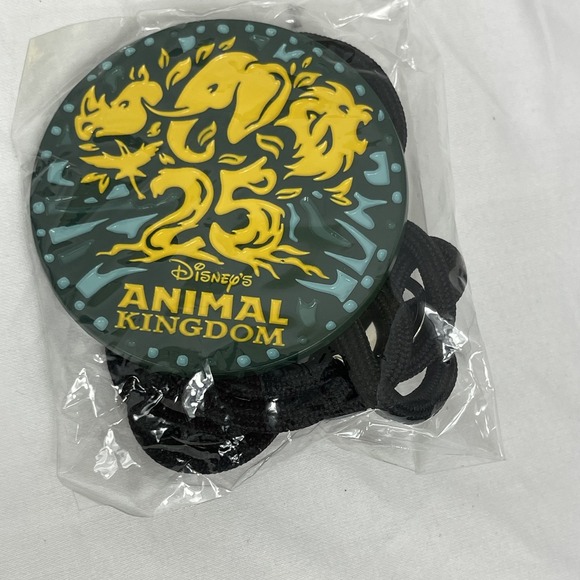 Disney World Rare Animal Kingdom 25th Anniversary Cast Exclusive Bolo‎ Lanyard - Picture 5 of 6